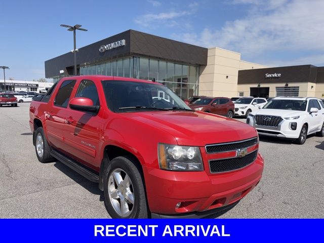 Victory Red 2010 Chevrolet Avalanche LT 4WD Pickup Truck Four-Wheel Drive 6-Speed Automatic