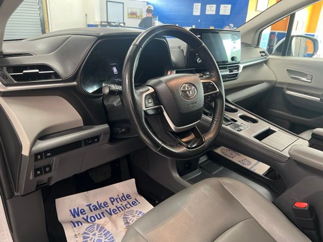 Used 2023 Toyota Sienna Van
