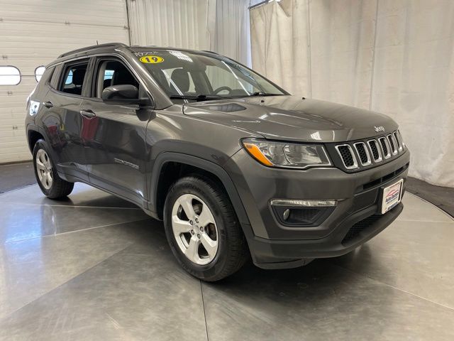 Gray (Granite Crystal Metallic Clearcoat) 2019 Jeep Compass SUV / Crossover Four-Wheel Drive 9-Speed Automatic