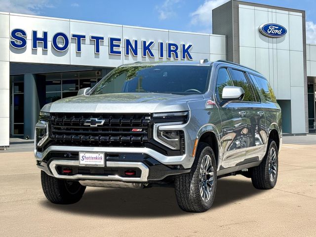 Used 2025 Gray Chevrolet Z71 image 3