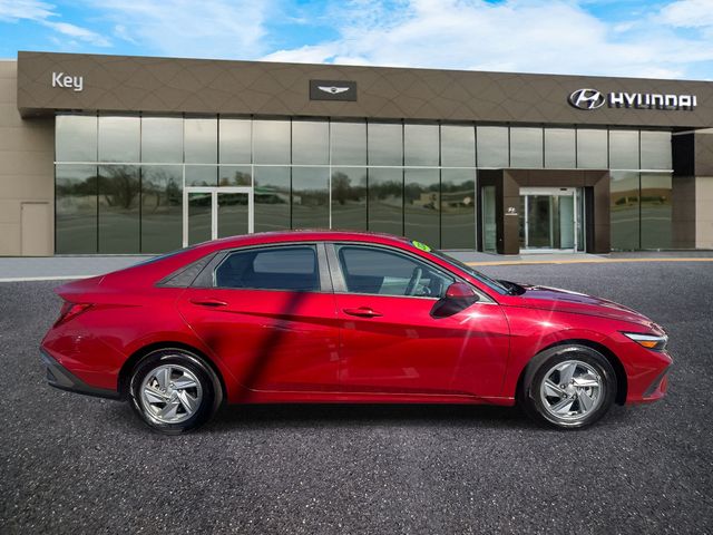 2024 Hyundai Elantra - Image 5