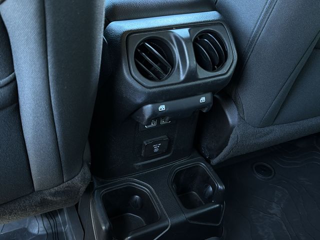 Used 2023 Silver Jeep Sport S image 19