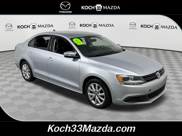 Reflex Silver Metallic 2013 Volkswagen Jetta SE Sedan Front-Wheel Drive 6-Speed Automatic