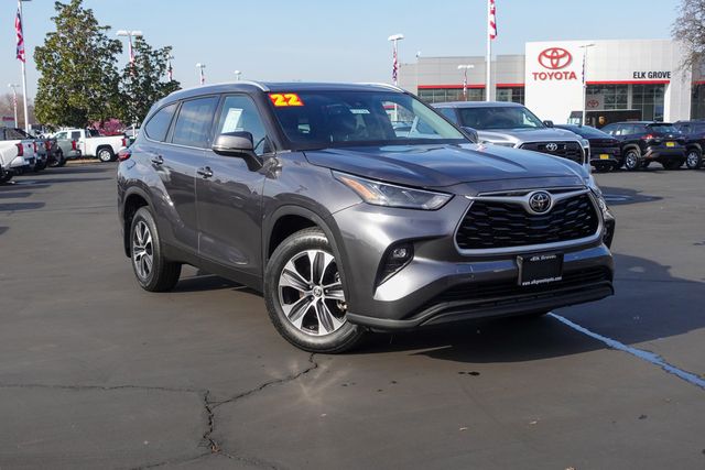 used 2022 Toyota Highlander car, priced at $33,000