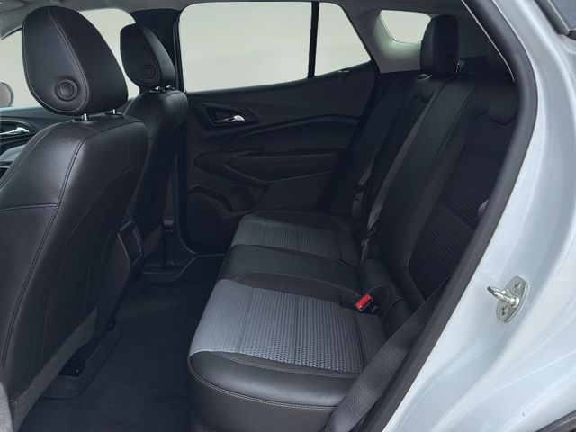 2025 Chevrolet Trax LT - Photo 13