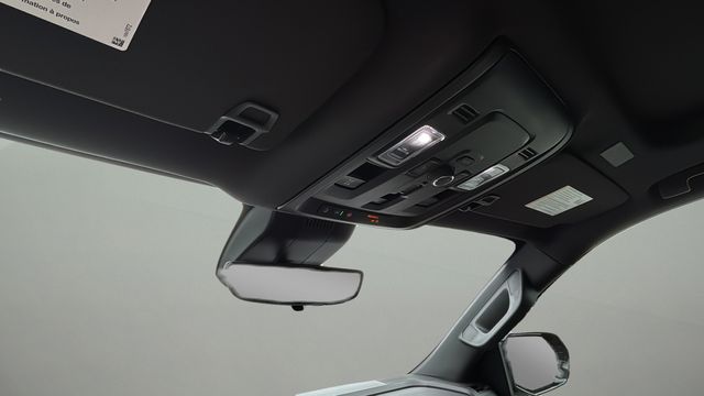 Used 2025 Black Chevrolet High Country image 28