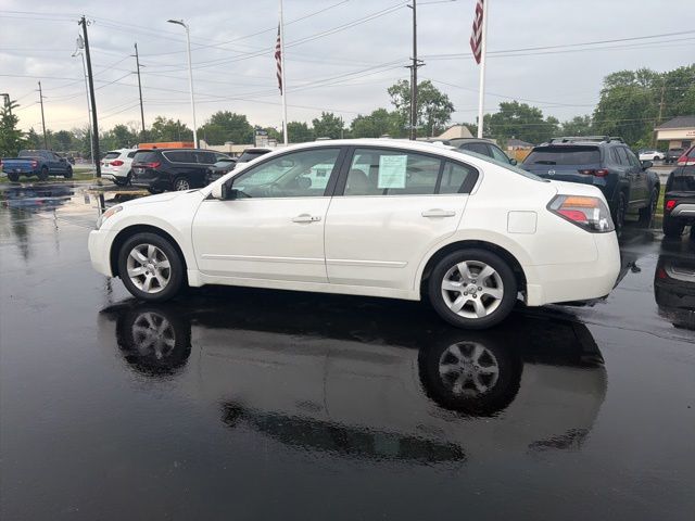 Used 2009 White Nissan 2.5 SL image 16