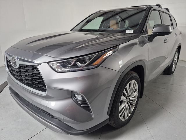 Heavy Metal 2026 Toyota Highlander SUV / Crossover All-Wheel Drive 8-Speed Automatic