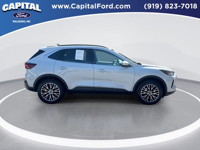 Used 2025 Silver Ford Base image 9