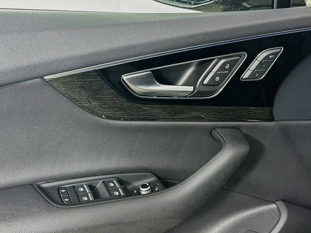 2019 Gray Metallic Audi Q7 55 Premium Plus quattro AWD SUV
