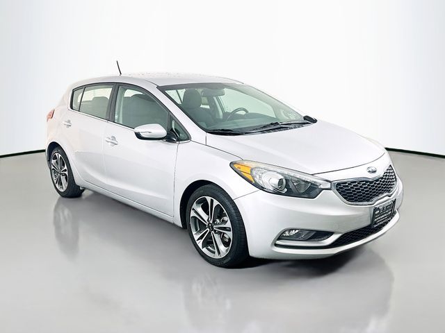 Silky Silver 2016 Kia Forte5 EX Hatchback Front-Wheel Drive 6-Speed Automatic