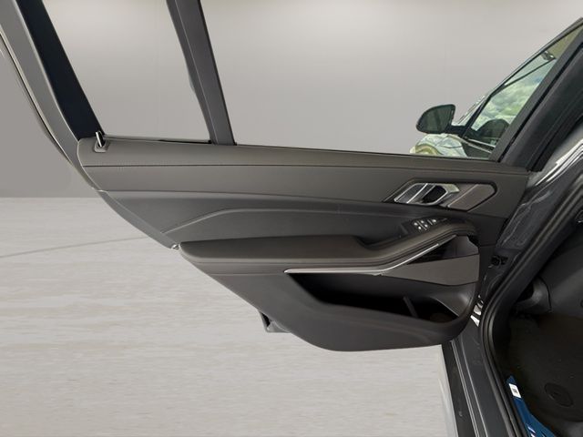 2026 BMW X7 40i - Photo 29