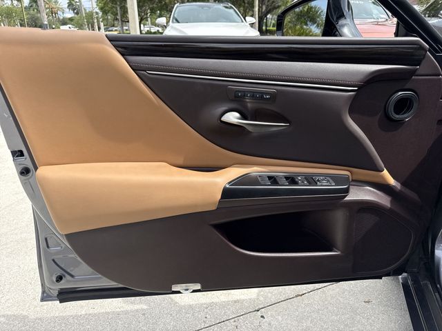 2019 Lexus ES - $23,898