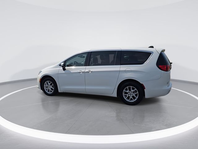 Used 2023 White Chrysler LX image 6