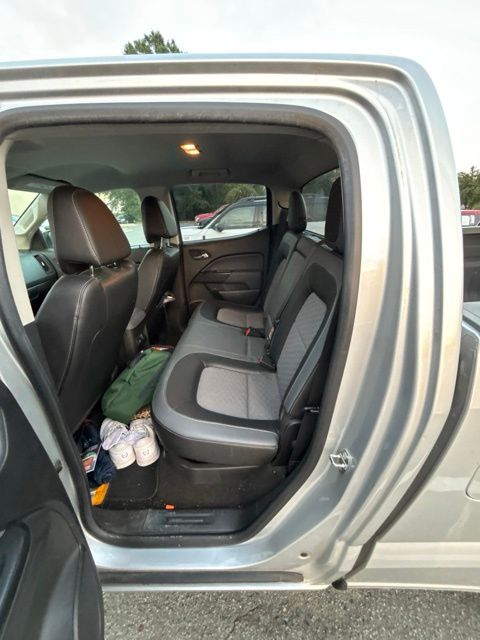 Used 2015 Silver Chevrolet Z71 image 7