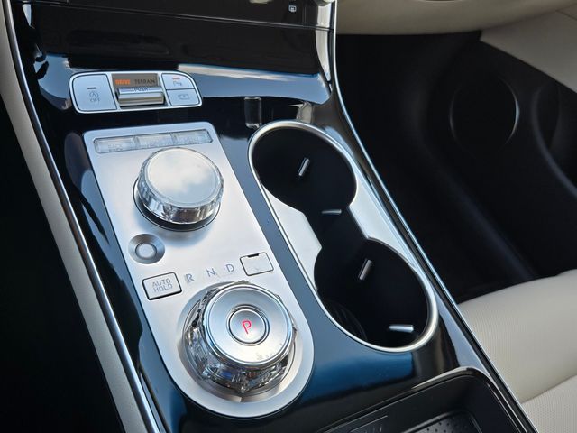 2027 Genesis Gv70