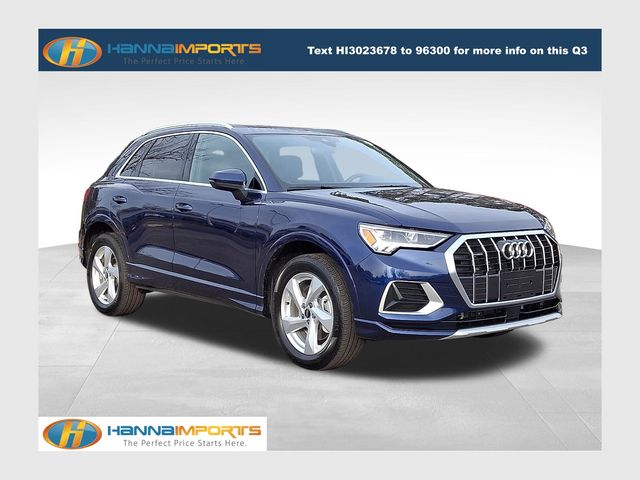 Navarra Blue Metallic 2022 Audi Q3 quattro Premium Plus 40 TFSI SUV / Crossover All-Wheel Drive 8-Speed Automatic