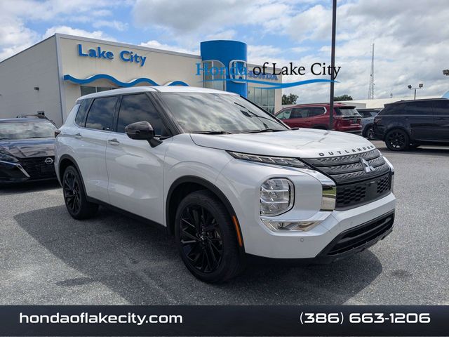 White Diamond 2024 Mitsubishi Outlander SE Black Edition FWD SUV / Crossover Front-Wheel Drive Continuously Variable Transmission