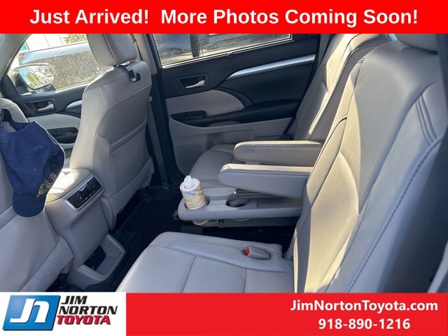 2018 Toyota Highlander XLE 11