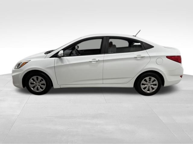 2016 Hyundai Accent SE photo