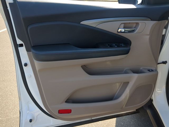 Used 2019  Honda LX image 19