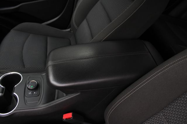 Used 2022 Black GMC SLE image 16