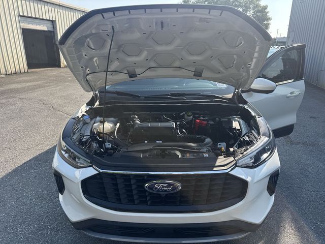 Used 2023 White Ford Active image 30