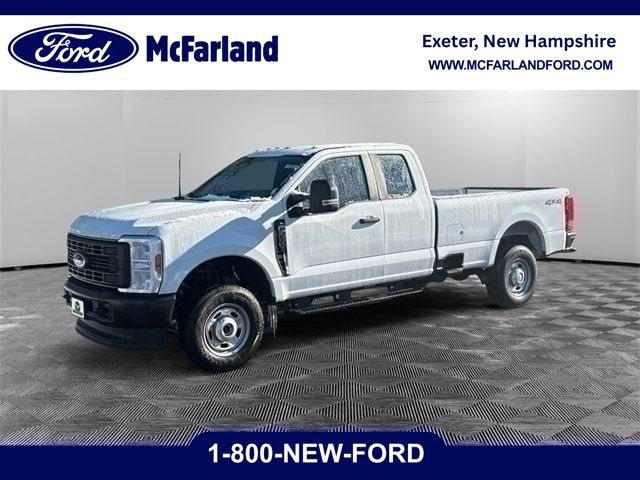 Oxford White 2026 Ford F-350 Super Duty XL SuperCab 4WD Pickup Truck Four-Wheel Drive Automatic
