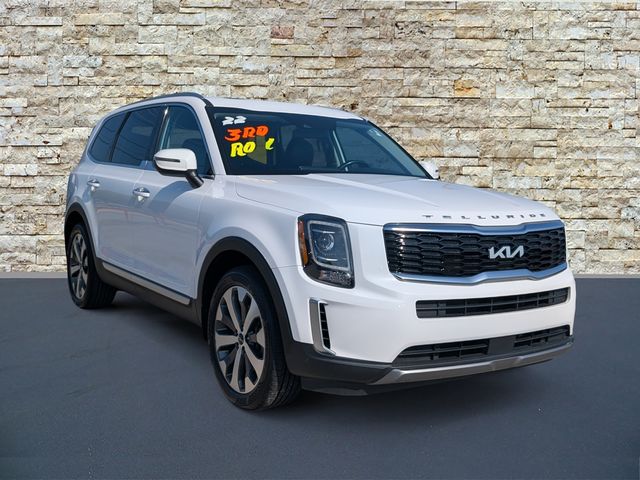 White Pearl 2022 Kia Telluride SUV / Crossover Front-Wheel Drive 8-Speed Automatic