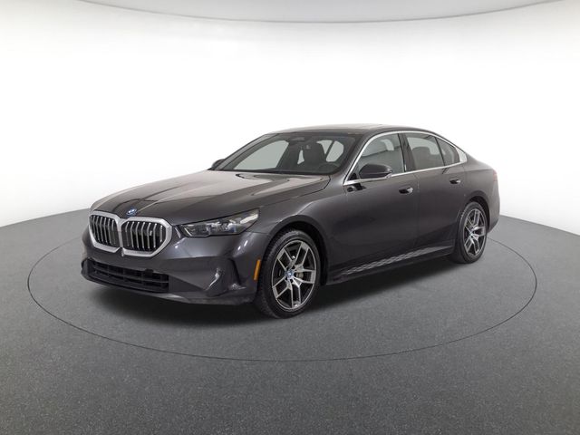 Gray (Dark Graphite Metallic) 2024 BMW i5 eDrive40 FWD Sedan Rear-Wheel Drive Automatic