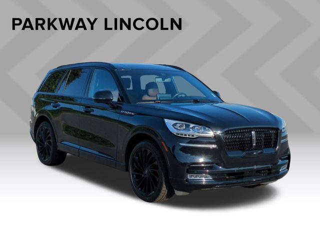Used 2023 Black Lincoln Reserve image 7