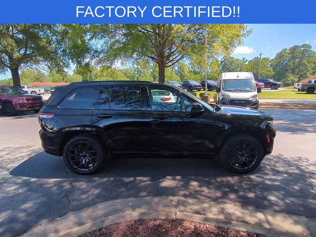 Used 2024 Black Jeep Summit Reserve 4xe image 6