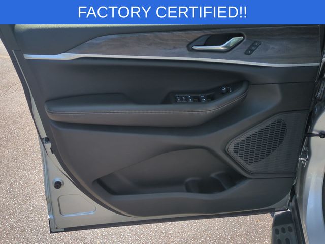 Used 2023 Silver Jeep Limited image 12