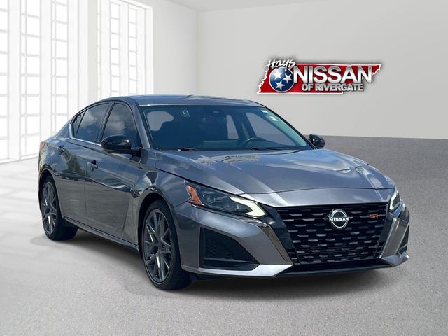 Gray (Gun Metallic) 2023 Nissan Altima Sedan Front-Wheel Drive Continuously Variable Transmission