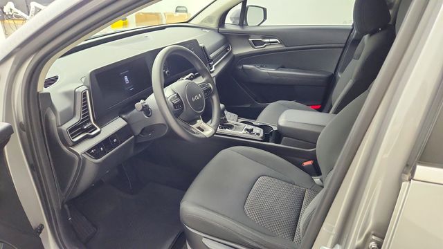 2023 Kia Sportage LX - 8