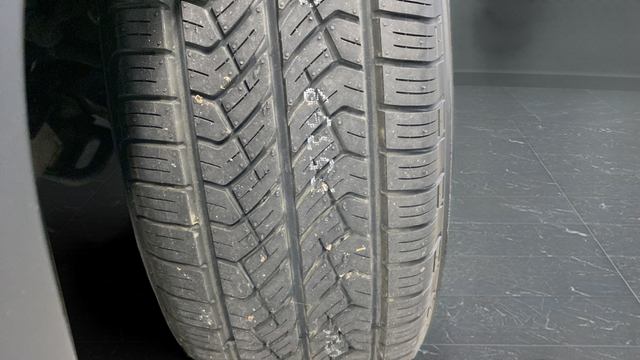 Used 2023 Diamond Black Crystal Pearlcoat Jeep Altitude image 39