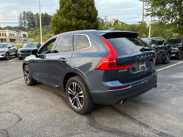Used 2020  Volvo T6 Momentum image 3