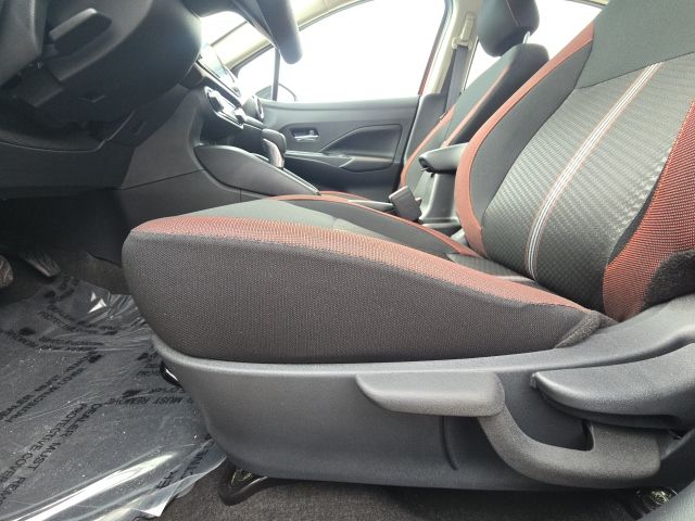 2025 Nissan Versa 1.6 SR:B02146