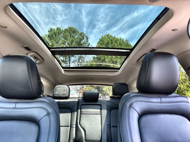 Used 2025 White Lincoln Reserve image 22