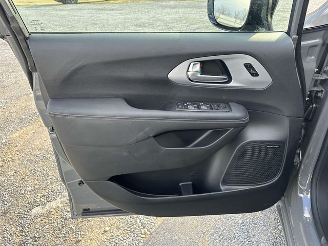 2025 Chrysler Pacifica Limited - Photo 16