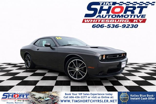 2016 Dodge Challenger SXT RWD