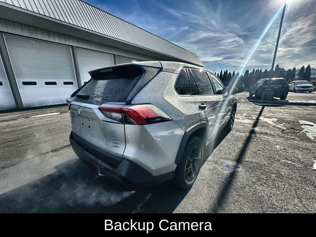 2024 Toyota RAV4 LE 8