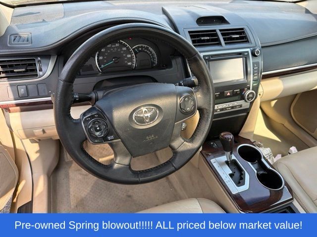 Used 2012 Beige Toyota XLE image 16