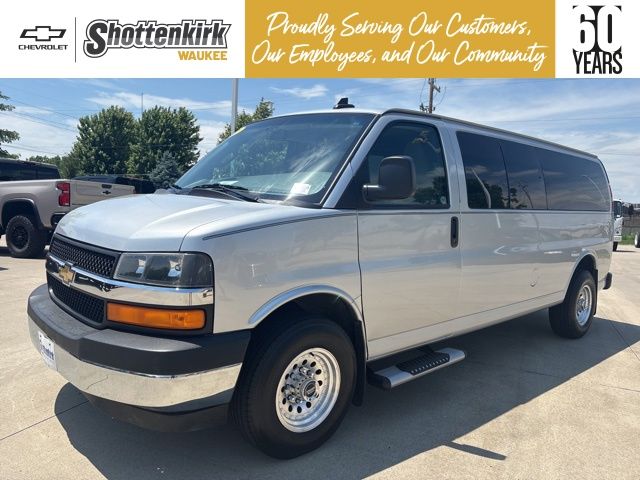 Silver Ice Metallic 2018 Chevrolet Express 3500 LT Extended RWD Van Rear-Wheel Drive 6-Speed Automatic Overdrive
