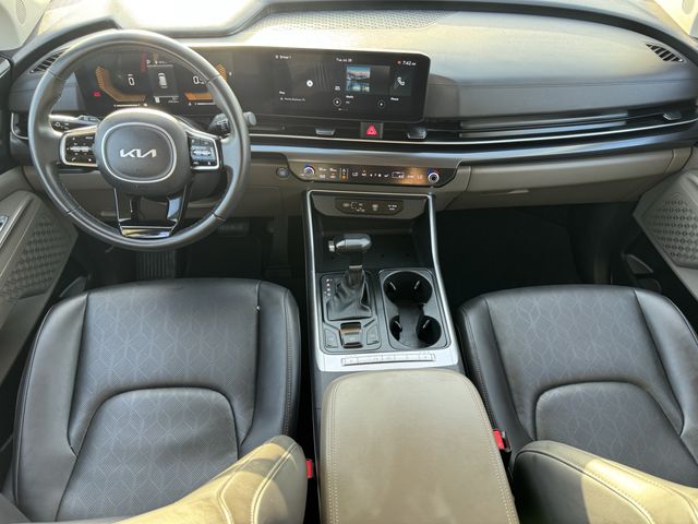 2025 Kia Carnival LXS - 8