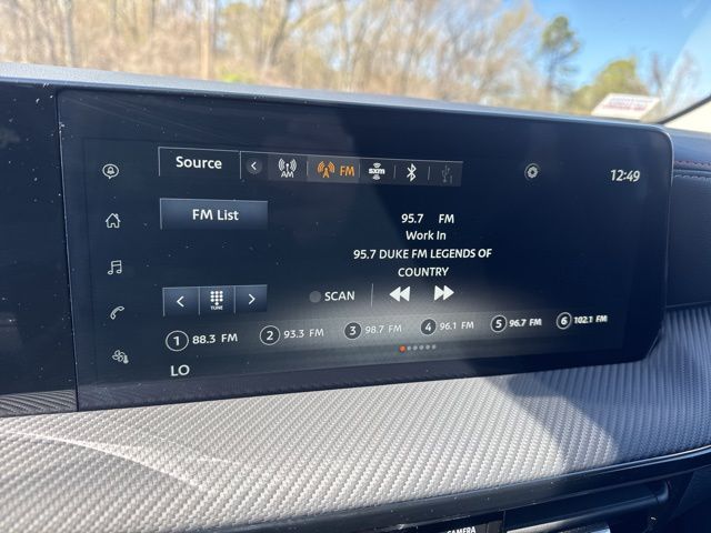 Used 2025 White Nissan SR image 18