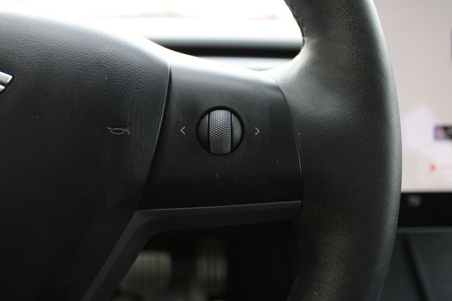 Used 2022 Black Tesla Performance image 10