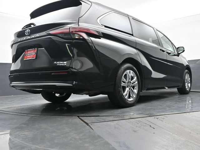 2023 Toyota Sienna Platinum 40