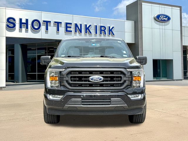 Used 2022 Black Ford XLT image 2