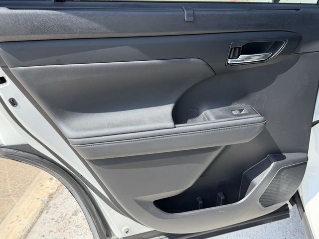 2021 Toyota Highlander XLE White at Don McGill Toyota